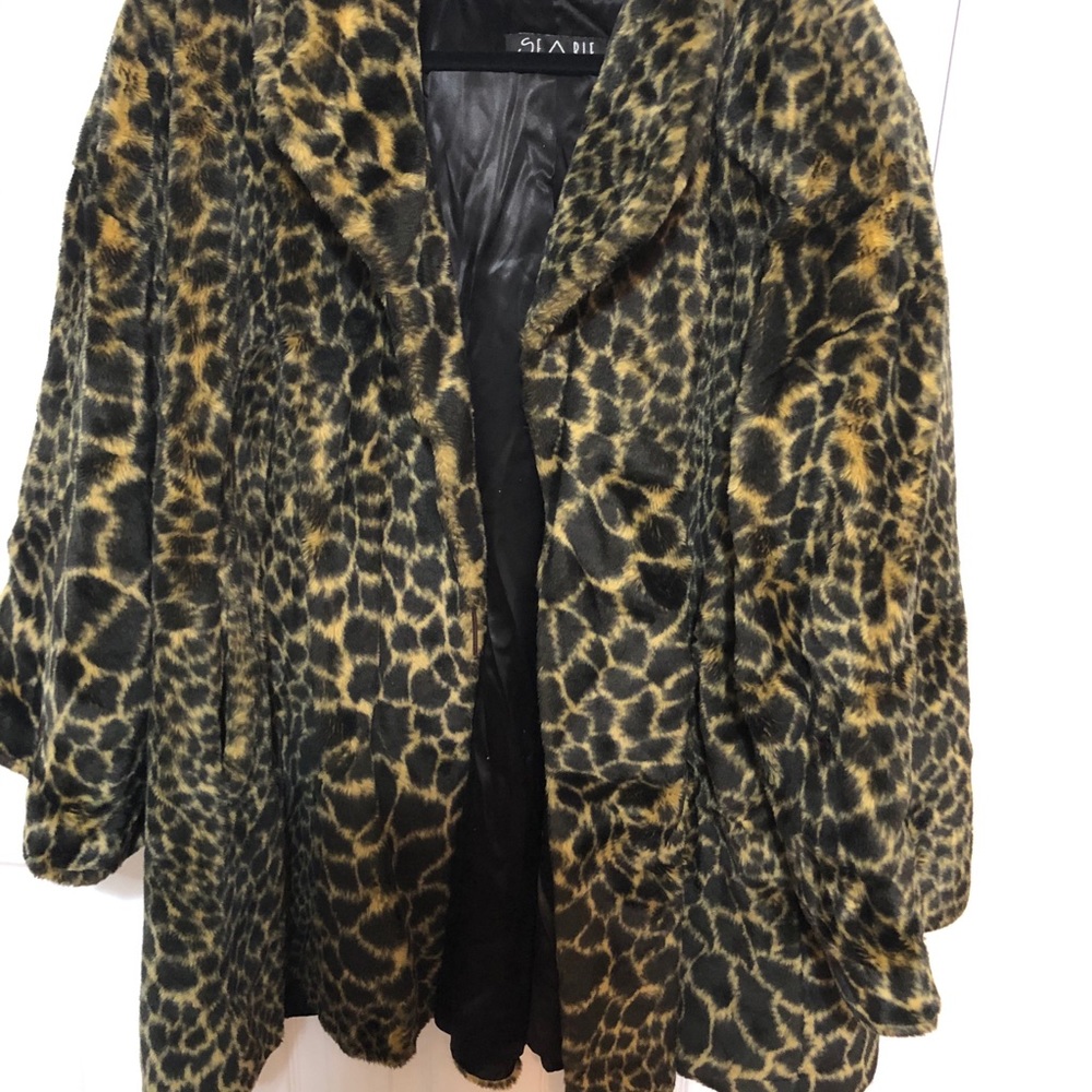 Vintage FUR / SEARLE COAT - Medium